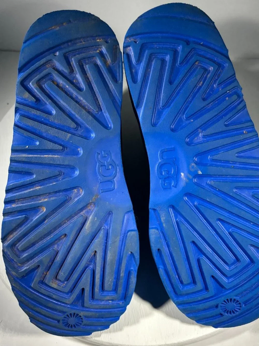UGG Neumel Boys Big Kids Suede Ankle Chukka Boots Size 4 Royal Blue Lined Shoes